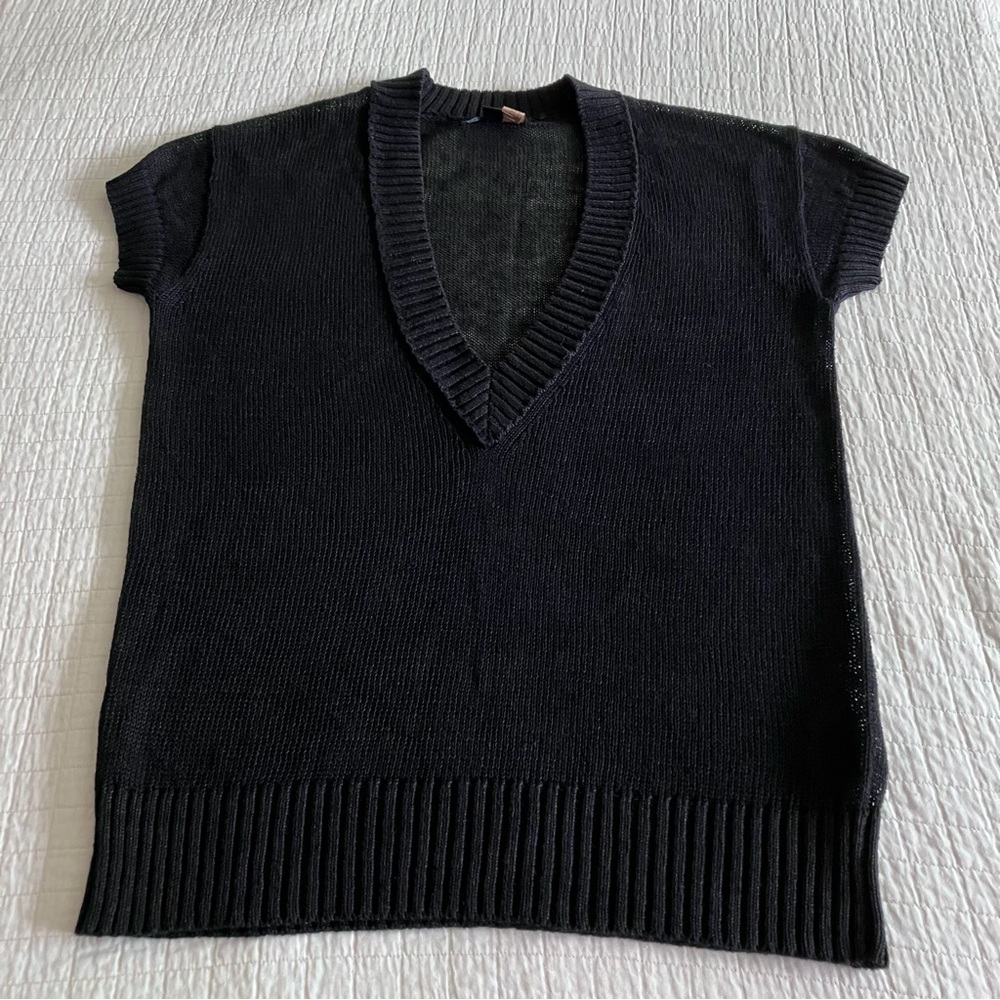 Banana Republic black linen vneck cap sleeve sweater